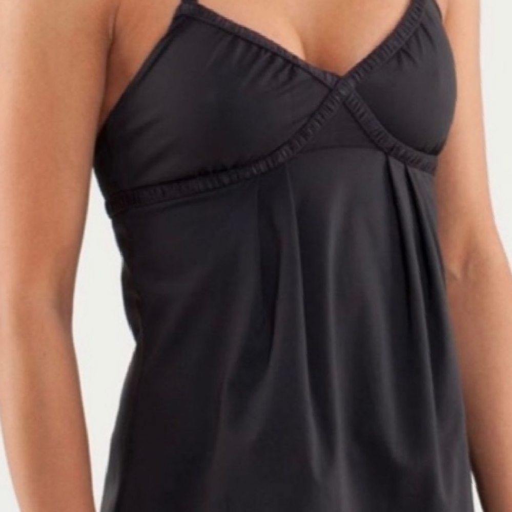 Lululemon top black